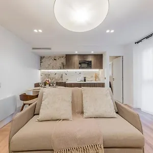 Stunning & Newly Refurbished , Paris France